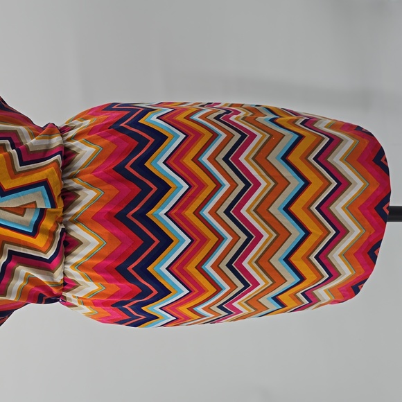 Trina Turk Chevron Beach V-neckline Dress Size 2 - Picture 6 of 8